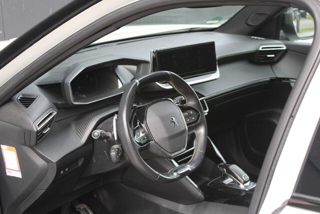 Peugeot 2008 1.2 PureTech GT-Line 130pk - Pano - ACC - Navi - Camera - Climate Control - Apple Carplay & Android - Stoelverwarming - Keyless - Blindspot - Rijklaar
