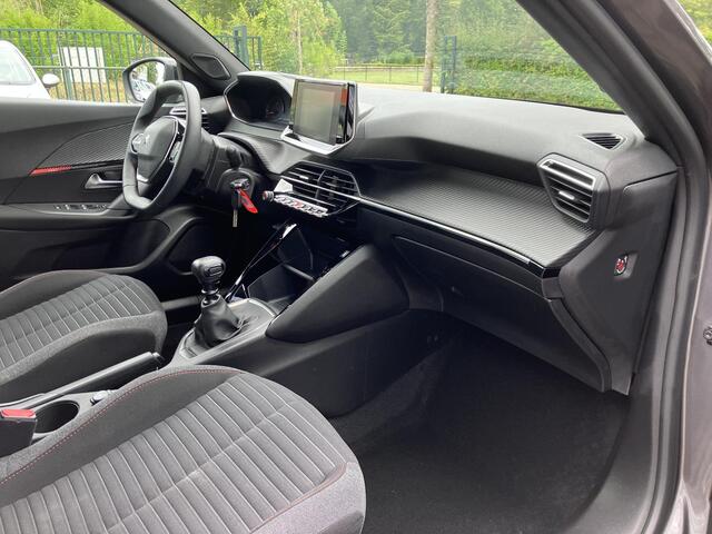 Peugeot 2008 1.2 PureTech 131pk Allure Pack Navi-Carplay Camera