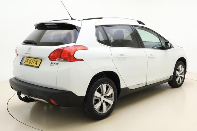 Peugeot 2008 PureTech 110 Allure | Trekhaak | Panoramadak | Clima | LM velgen