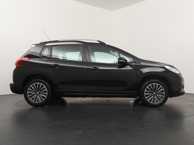 Peugeot 2008 1.2 PureTech Active Automaat - Navigatie - Trekhaak - Panoramadak