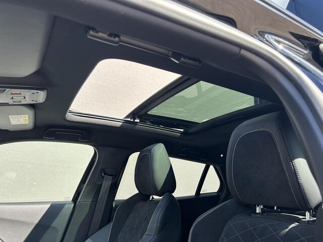 Peugeot 2008 1.2 Turbo 155PK GT Automaat | Meest Complete 2008 ! | Panorama dak | Navigatie | Alcantara Stoelen | Black Pack | FOCAL Premium HiFi | Full LED Verlichting | 18 inch Velgen | Adaptieve Cruise Control | Dode Hoek Detectie | Climate Control | Stoelverwarmin