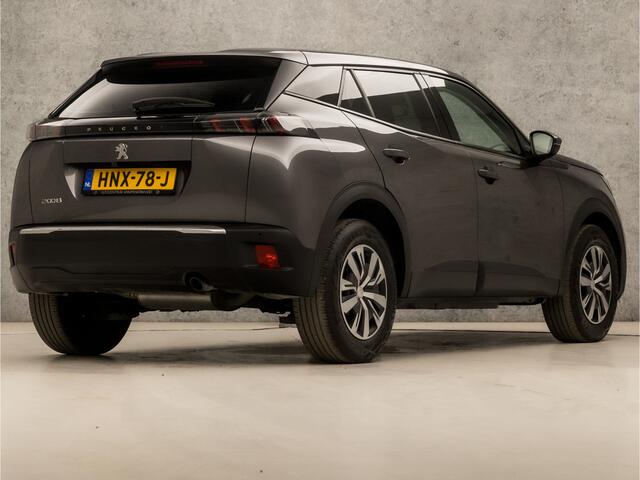 Peugeot 2008 1.2 PureTech Sport (APPLE CARPLAY, GROOT NAVI, 360 CAMERA, STOELVERWARMING, GETINT GLAS, LANE ASSIST, SPORTSTOELEN, LED KOPLAMPEN, CRUISE, NIEUWE APK, NIEUWSTAAT)