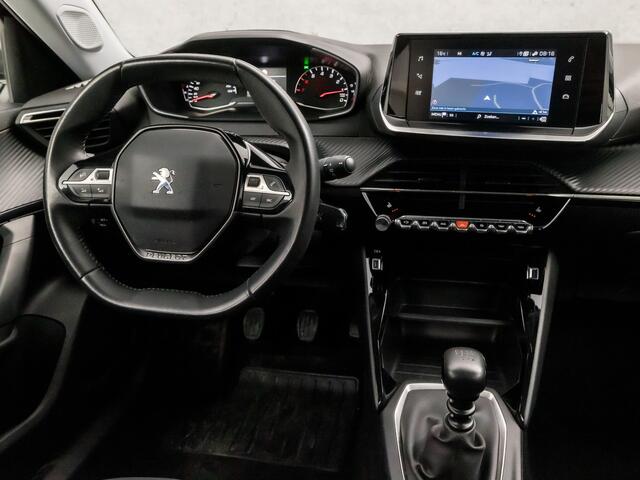 Peugeot 2008 1.2 PureTech Sport (APPLE CARPLAY, GROOT NAVI, 360 CAMERA, STOELVERWARMING, GETINT GLAS, LANE ASSIST, SPORTSTOELEN, LED KOPLAMPEN, CRUISE, NIEUWE APK, NIEUWSTAAT)