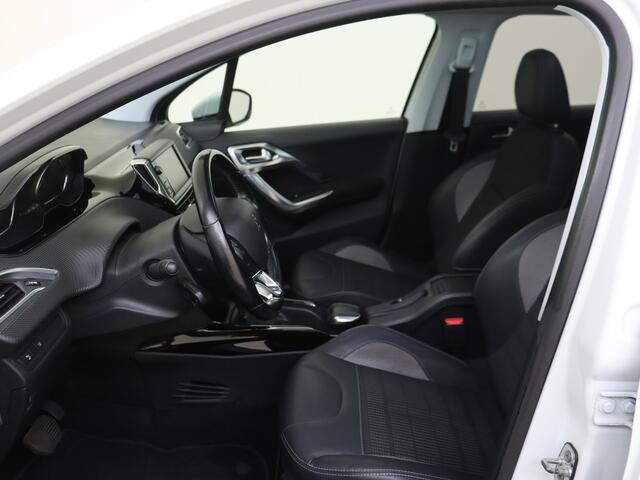 Peugeot 2008 1.2 110PK EAT6 Allure | Panoramadak | Camera | Navigatie |
