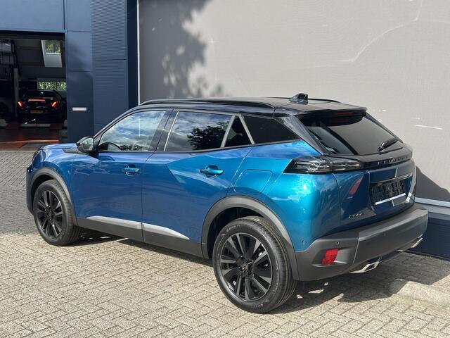 Peugeot 2008 1.2 Hybrid 145 GT | Automaat | Navigatie | 360 Graden Camera | 18 Inch Evissa | Keyless Entry | Full LED Verlichting | Zwart Dak | Dode Hoek Detectie | Cruise Control Adaptief | Climate Control | Hoge Zitpositie.