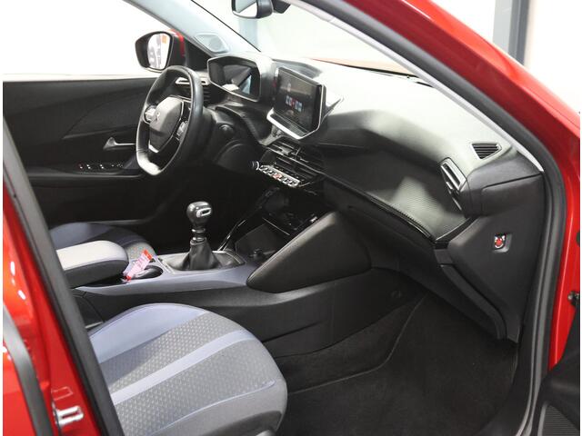 Peugeot 2008 1.2 130PK Allure | AppleCarPlay/AndroidAuto | Climate Control | Cruise Control | Camera | LED | Navigatie | LMV | Parkeersensoren | Privacy Glass | Isofix | Trekhaak |