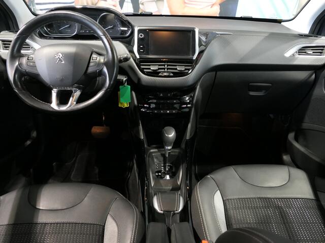 Peugeot 2008 1.2 PureTech Allure *AUTOMAAT* *Trekhaak!* - Dealer onderhouden, Dab, navi, camera, Apple carplay