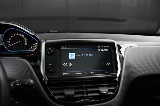 Peugeot 2008 1.2 PureTech Allure | PANODAK | TREKHAAK | CAMERA | NAVI | CRUISE |