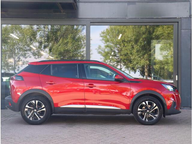 Peugeot 2008 1.2 PureTech Allure 130PK | Panodak | Keyless | Trekhaak