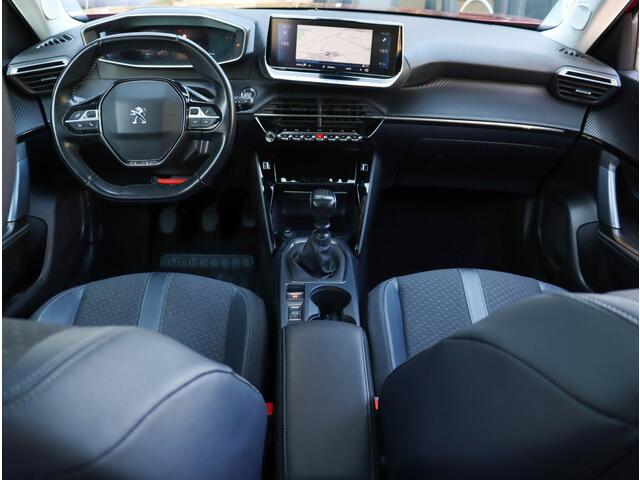 Peugeot 2008 1.2 PureTech Allure 130PK | Panodak | Keyless | Trekhaak