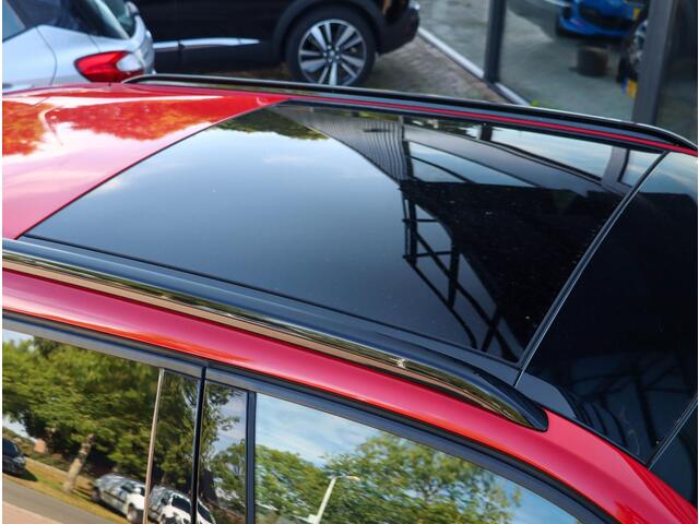 Peugeot 2008 1.2 PureTech Allure 130PK | Panodak | Keyless | Trekhaak