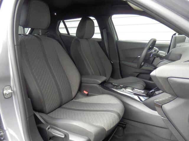 Peugeot 2008 1.2 130PK Automaat | Navigatie | Apple Carpl. Andr. Auto