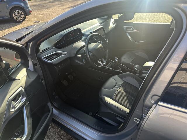 Peugeot 2008 1.2 PureTech Allure | Trekhaak | PDC | Navi