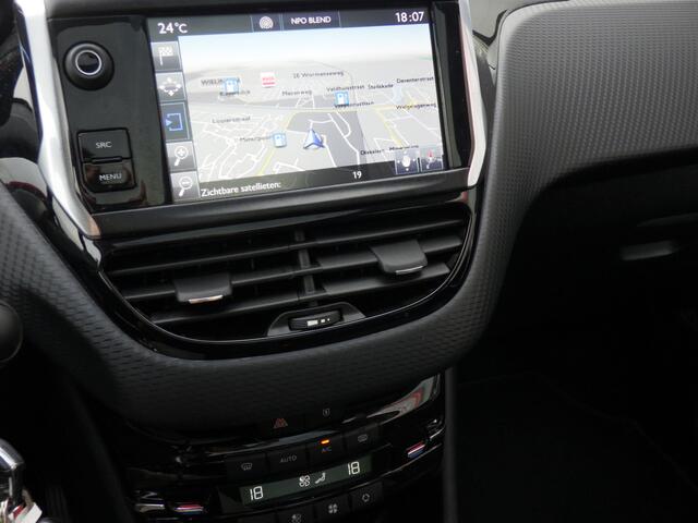 Peugeot 2008 1.2 AUTOMAAT Allure, Panodak, Cruise, Trekhk, NL/NAP!