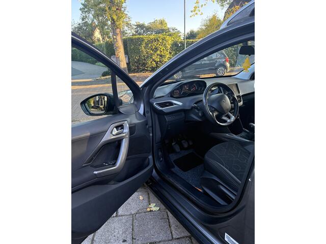 Peugeot 2008 1.2 PureTech Blue Lion Pano.dak, cruise control,Navi.