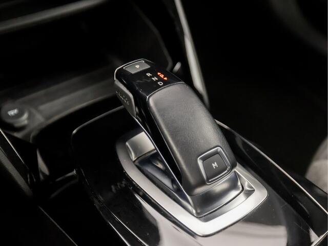 Peugeot 2008 1.2 PureTech Sport 131Pk Automaat (APPLE CARPLAY, GROOT NAVI, LANE ASSIST, PARKEERSENSOREN, SPORTSTOELEN, LED KOPLAMPEN, LM VELGEN, NIEUWSTAAT)