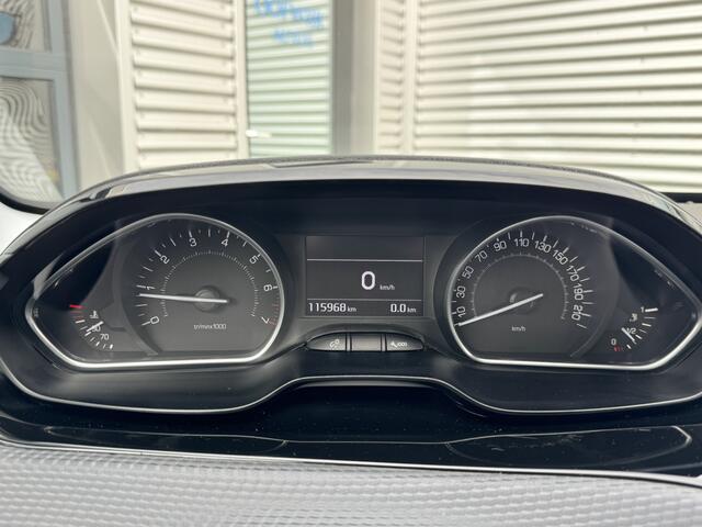 Peugeot 2008 1.2 PureTech Style Clima Navi Cruise-Control