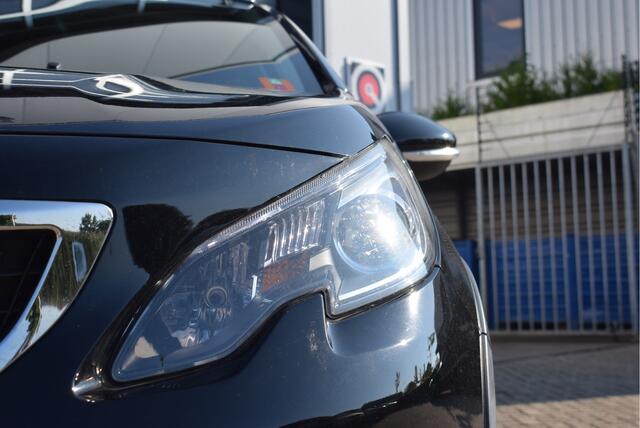 Peugeot 2008 1.2 PureTech Allure | 110PK | Trekhaak | Camera | Climate Control
