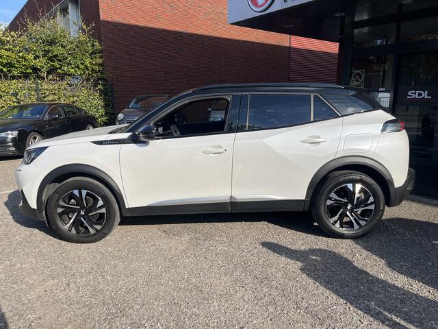 Peugeot 2008 1.2 PureTech GT-Line // SCHUIF-KANTELDAK // FULL LED // LEDER // ELEK.STOELEN+MEMORY // NAVI+CARPLAY // CAMERA // 3D COCKPIT //