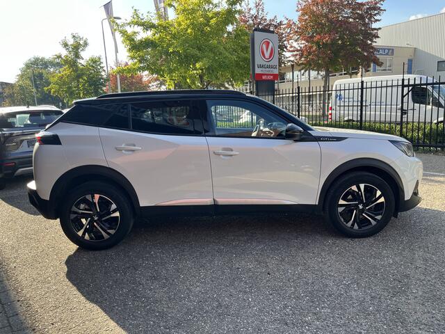Peugeot 2008 1.2 PureTech GT-Line // SCHUIF-KANTELDAK // FULL LED // LEDER // ELEK.STOELEN+MEMORY // NAVI+CARPLAY // CAMERA // 3D COCKPIT //