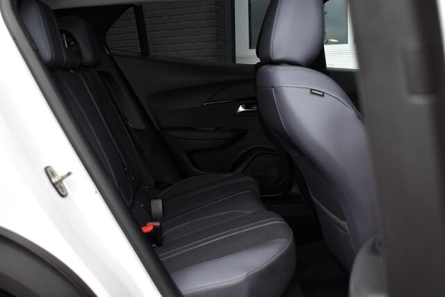 Peugeot 2008 1.2 PureTech 130 PK Allure Pack | Carplay | Camera | Stoelverw. | Incl. garantie