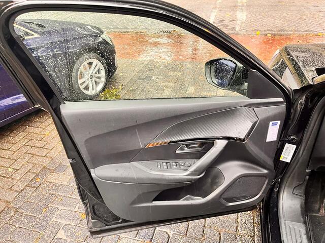 Peugeot 2008 1.2 PureTech Blue Lease Active