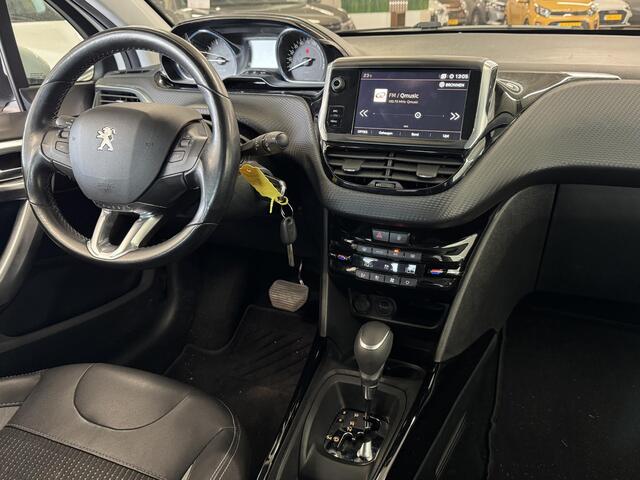 Peugeot 2008 1.2 PureTech Allure | Automaat | Camera | Navi | Trekhaak | Stoelverwarming | Clima | ( Vesteging - Nieuwegein )