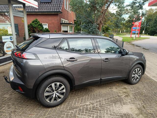 Peugeot 2008 1.2 PureTech Active //Trekhaak//1e eigenaar//4-seizoenenbanden