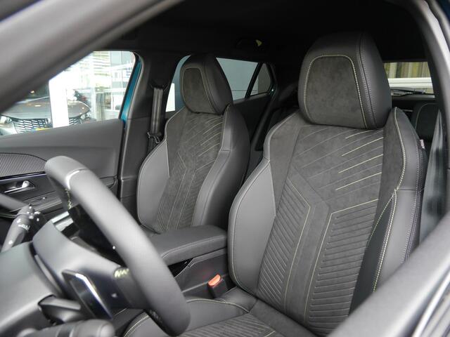Peugeot 2008 1.2 Hybrid 145 GT | Nieuwe auto | Alcantara bekleding | Stoelverwaming en massage | Camera voor en achter | Adaptive cruise control | Climate control | Full led | Draadloze telfoonoplader