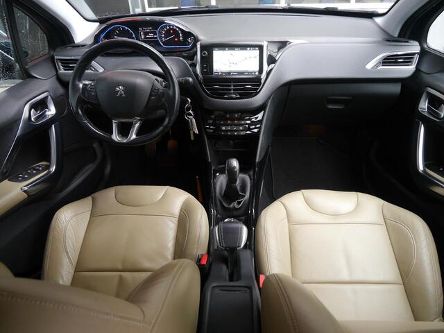 Peugeot 2008 1.2 PureTech Allure | Lederen bekleding | Navigatie | Climate control | Lichtmetalen velgen | Extra getint glas | Cruise control | Regensensor