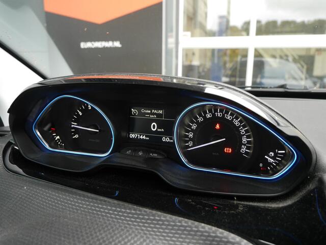 Peugeot 2008 1.2 PureTech Allure | Lederen bekleding | Navigatie | Climate control | Lichtmetalen velgen | Extra getint glas | Cruise control | Regensensor