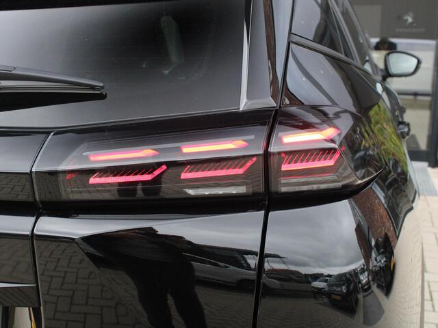 Peugeot 2008 1.2 Hybrid 136 Allure Automaat Navigatie, Camera Voor & Achter, Keyless, 4 seizoensbanden