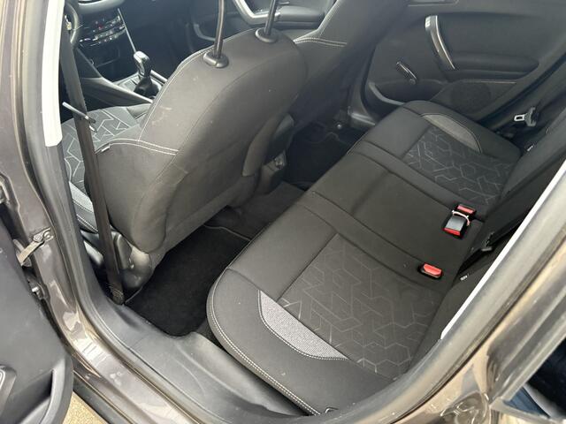 Peugeot 2008 1.2 PureTech Allure / NAVI / CRUISE / AIRCO ECC / 139dkm!