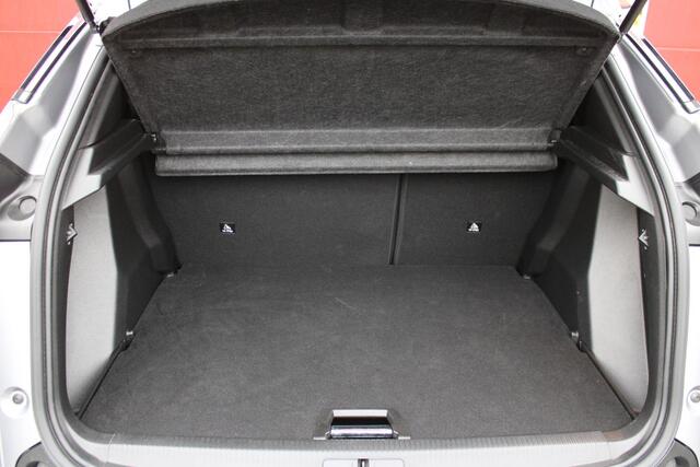 Peugeot 2008 1.2 100PK ALLURE | NAVIGATIE | APPLE CARPLAY/ANDROID AUTO | DAB RADIO | LED | PARKEERSENSOREN | ACHTERUIRIJCAMERA | DODEHOEKDETECTIE | 360° CAMERA | ADAPTIVE CRUISECONTROL | 3D-COCKPIT | ZWARTE DAKRAILS | 17" LICHTMETAAL |