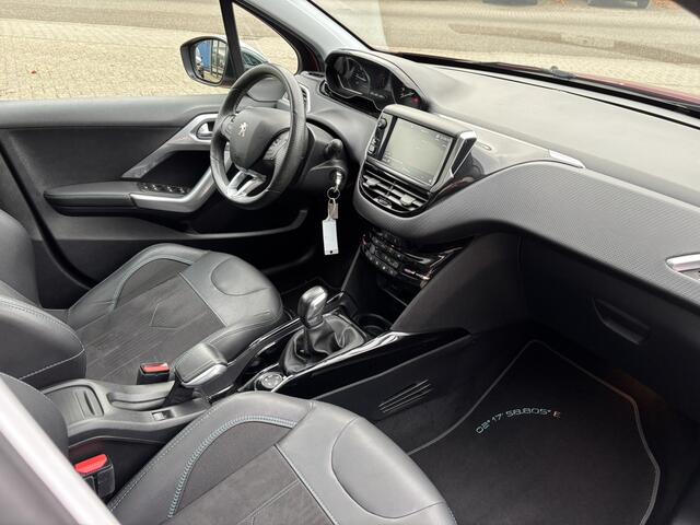 Peugeot 2008 1.2 PureTech Crossway / Trekhaak / Airco / Achterruitrijcamera / Applecarplay/Androidauto / Navi /