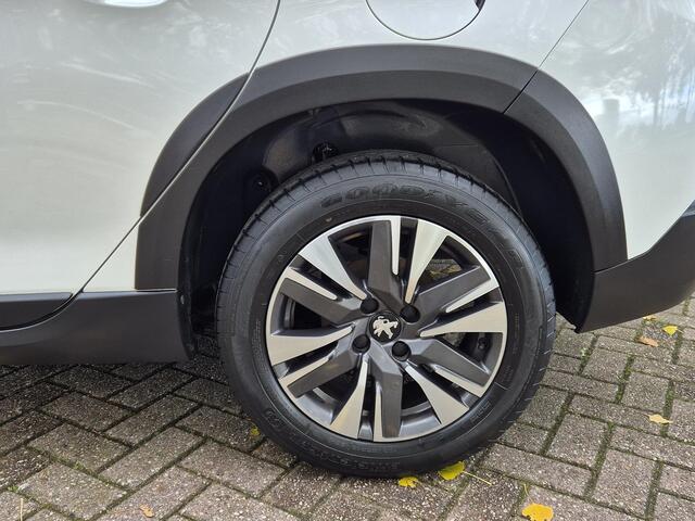 Peugeot 2008 1.2 PureTech Allure | Trekhaak | Navigatie | Climate Control | LM Velgen | Cruise Control