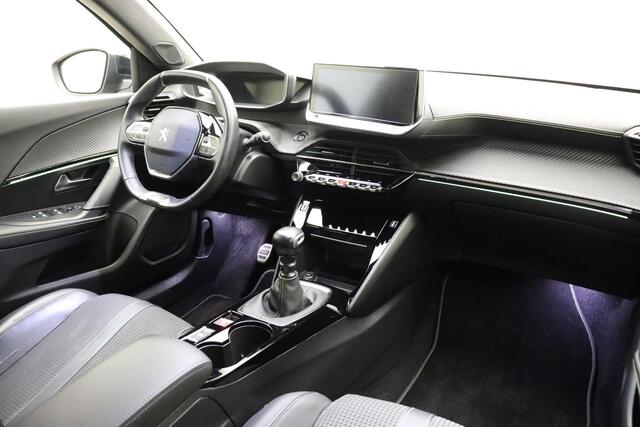 Peugeot 2008 1.2 PureTech GT-Line 130 PK | Handgeschakeld | Camera | Stoelverwarming | 3D-instrumentenpaneel | Cruise Control | Climate Control | 1e eigenaar