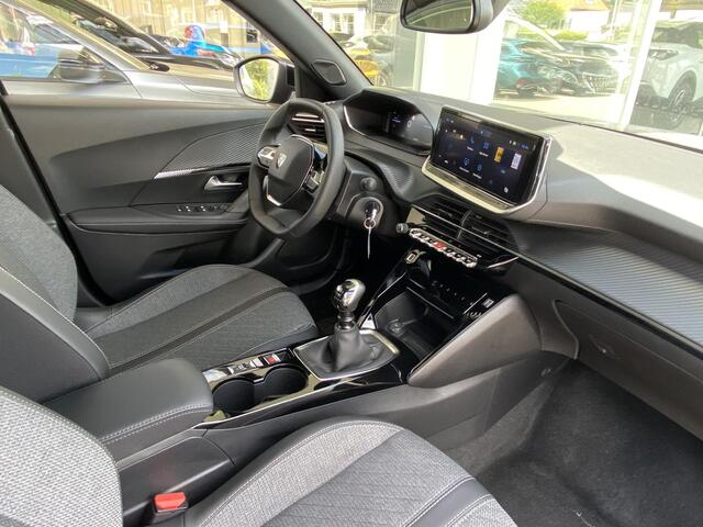 Peugeot 2008 1.2T 100pk Allure | Privacy Glass | Parkeersensoren | Apple Carplay/Android Auto | Cruise Control | Facelift model