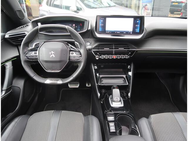 Peugeot 2008 130 Pk GT-Line * Automaat * * Navigatie * Open Schuifdak * 1/2 Lederen Interieur * L.M. Velgen * Stoelverwarming * Keyless Start * L.M. Velgen * Vierseizoenenbanden * Achteruitrij Parkeer Camera * Adaptive Cruise Contro Vingerhoets; Vierde Generatie Eerst