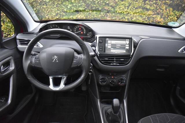 Peugeot 2008 1.2 PureTech Blue Lion | Nwe. Distributie | PANO | NAVI | DAB | PDC