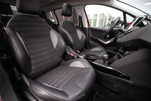 Peugeot 2008 1.2 PureTech Allure 110pk | Pano dak | Clima | Camera