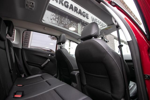 Peugeot 2008 1.2 PureTech Allure 110pk | Pano dak | Clima | Camera