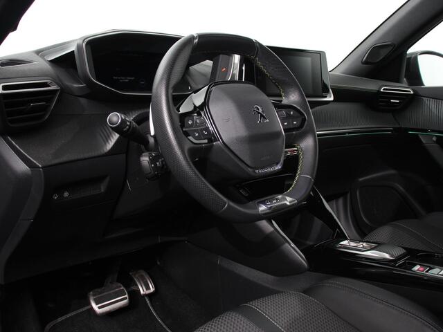 Peugeot 2008 1.2 PureTech 130pk GT Line Automaat | Navigatie | Apple Carplay/Android Auto | Camera | Parkeersensoren | Adaptive Cruise Control | Stoelverwarming | Full Led | Climate Control