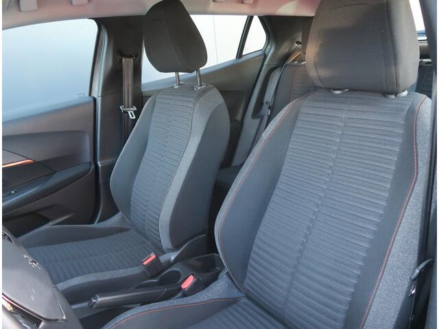 Peugeot 2008 Benzine 100 Pk Luxe Active uitvoering * Navigatie * Achteruitrij Camera * Climate & Cruise Control * L.M. Velgen * Dab Radio * Vingerhoets; Vierde Generatie Eersteklas Service, al meer dan 100 jaar.....