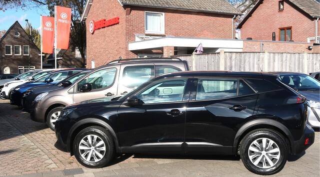 Peugeot 2008 Benzine 100 Pk Active * Navigatie * Airco * Cruie Control * Apple Carplay / Android Auto * Vingerhoets; Vierde Generatie Eersteklas Service