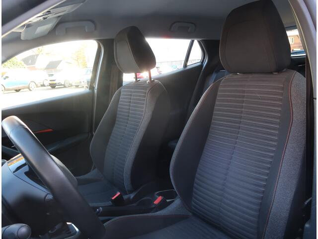 Peugeot 2008 Benzine 100 Pk Active * Navigatie * Airco * Cruie Control * Apple Carplay / Android Auto * Vingerhoets; Vierde Generatie Eersteklas Service