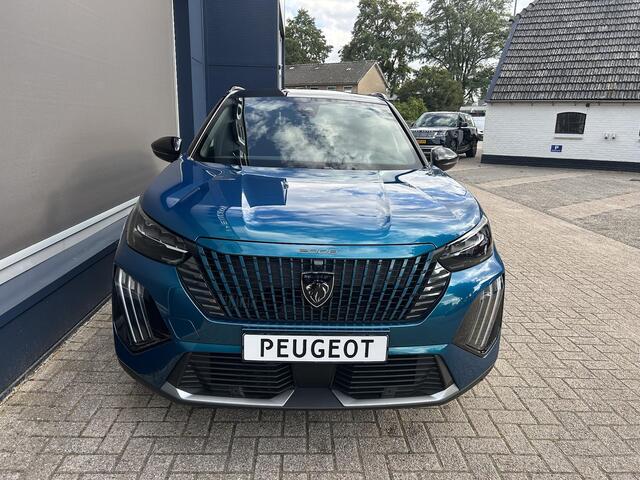 Peugeot 2008 1.2 Hybrid 145 PK GT Automaat | VOORRAAD DEAL met ¤5.000 Korting | Navigatie | Full LED Verlichting | Climate Control | Keyless Entry | Adaptieve Cruise Control | 360 Graden Camera | 18" Lichtmetalen Velgen | Hoge Zitpositie | Sportstoelen |
