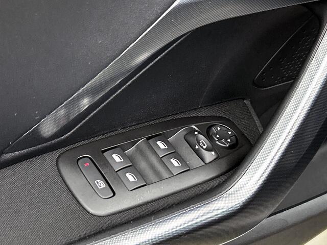 Peugeot 2008 110 PK Allure | Rijklaar | Parkeersensoren | Camera | Trekhaak |