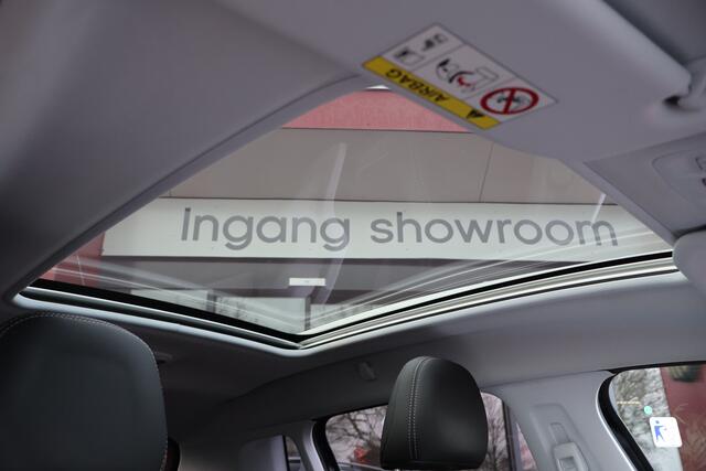 Peugeot 2008 1.2 PureTech GT-line | Rijklaar! | Panoramadak | Climate Control | Cruise Control | PDC | Navigatie |