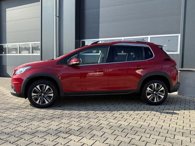 Peugeot 2008 1.2 PureTech GT-Line pano navi